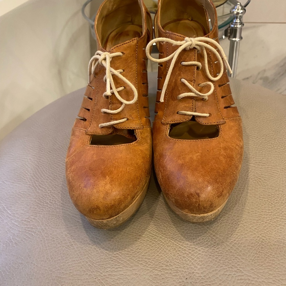 Anthropologie COCLICO Tan Lace Up Clogs 37 - Picture 4 of 9